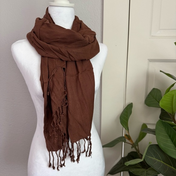 SAACHI Accessories - Saachi Neutral Brown Lightweight Polyester Scarf – Like New